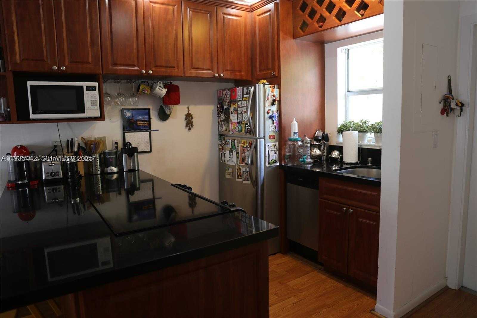 Small Image of 798 CRANDON BLVD #13-C, Key Biscayne Number 6