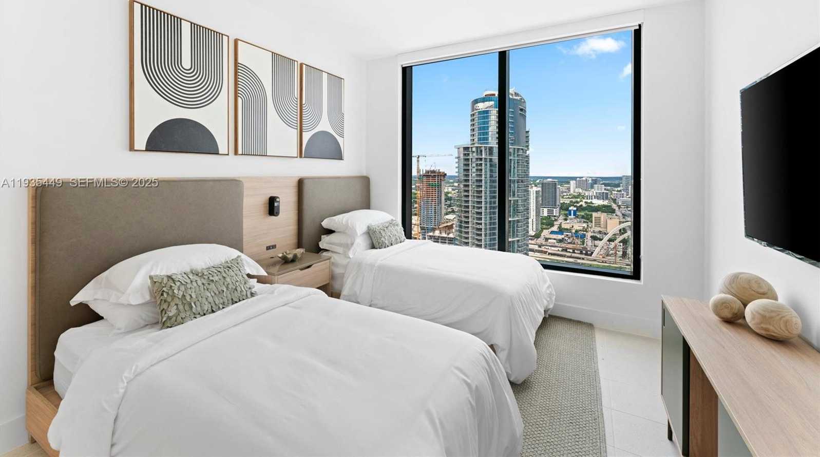 Small Image of 159 NORTH EAST 6TH ST #4415, Miami Number 11