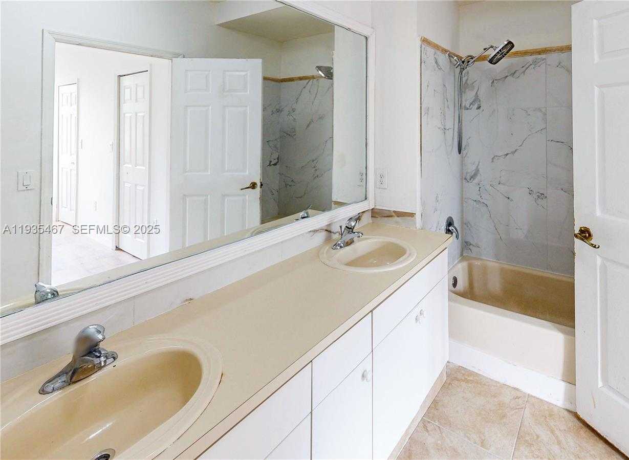 Small Image of 27345 SOUTH WEST 138TH CT, Homestead Number 35