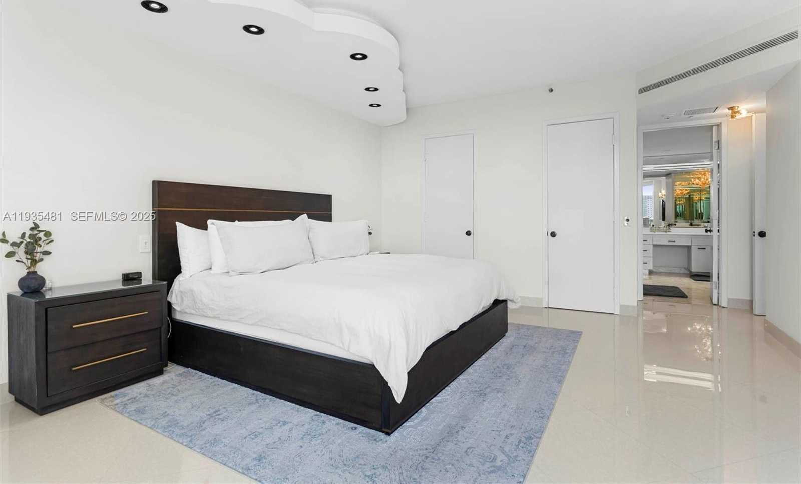 Small Image of 19500 TURNBERRY WAY #5F + CABANA, Aventura Number 15