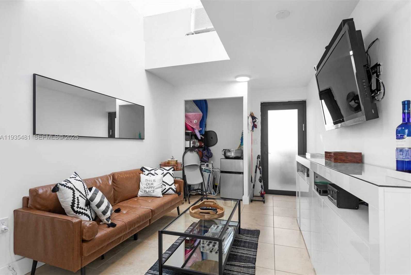 Small Image of 19500 TURNBERRY WAY #5F + CABANA, Aventura Number 27