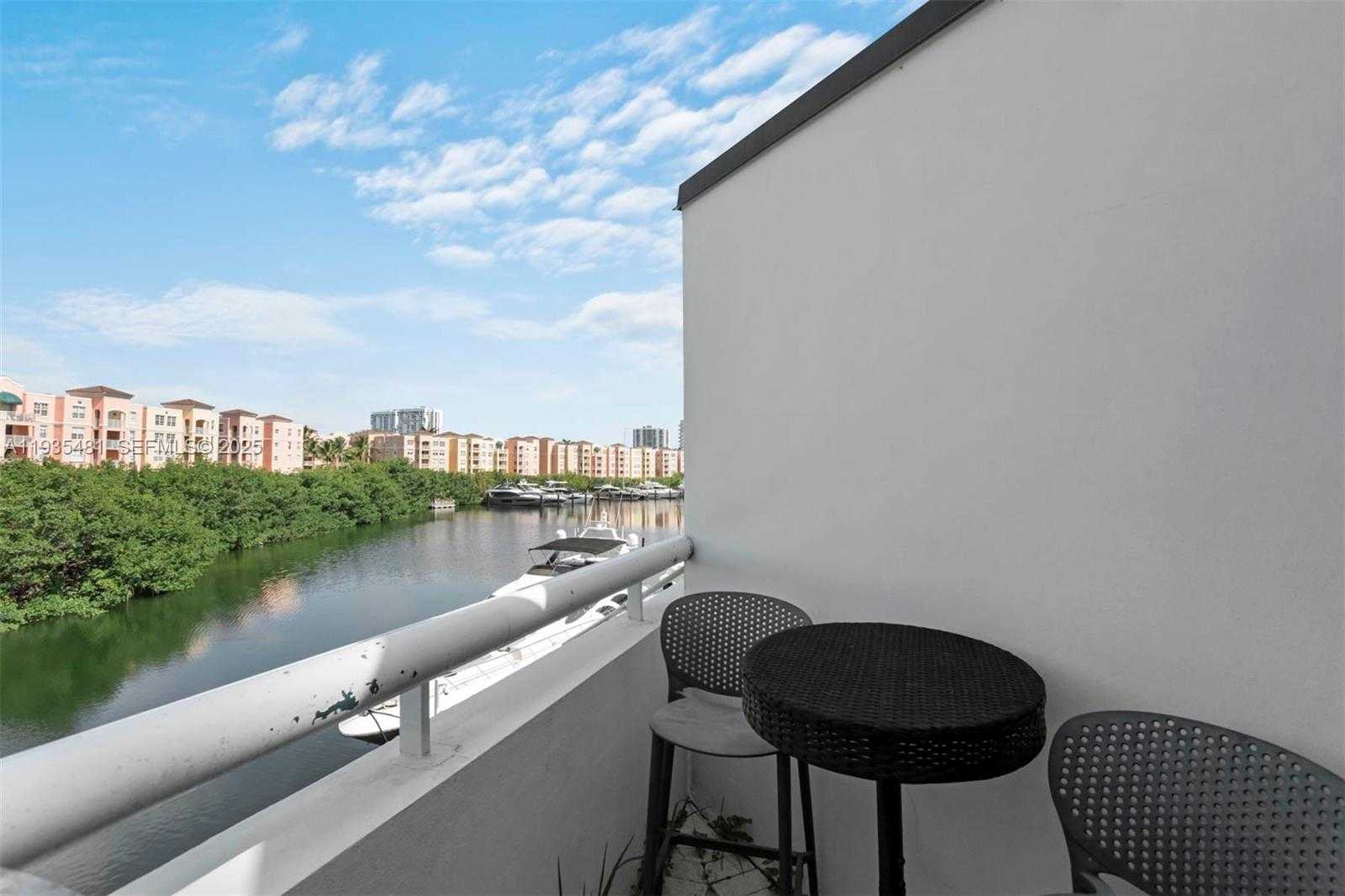 Small Image of 19500 TURNBERRY WAY #5F + CABANA, Aventura Number 29