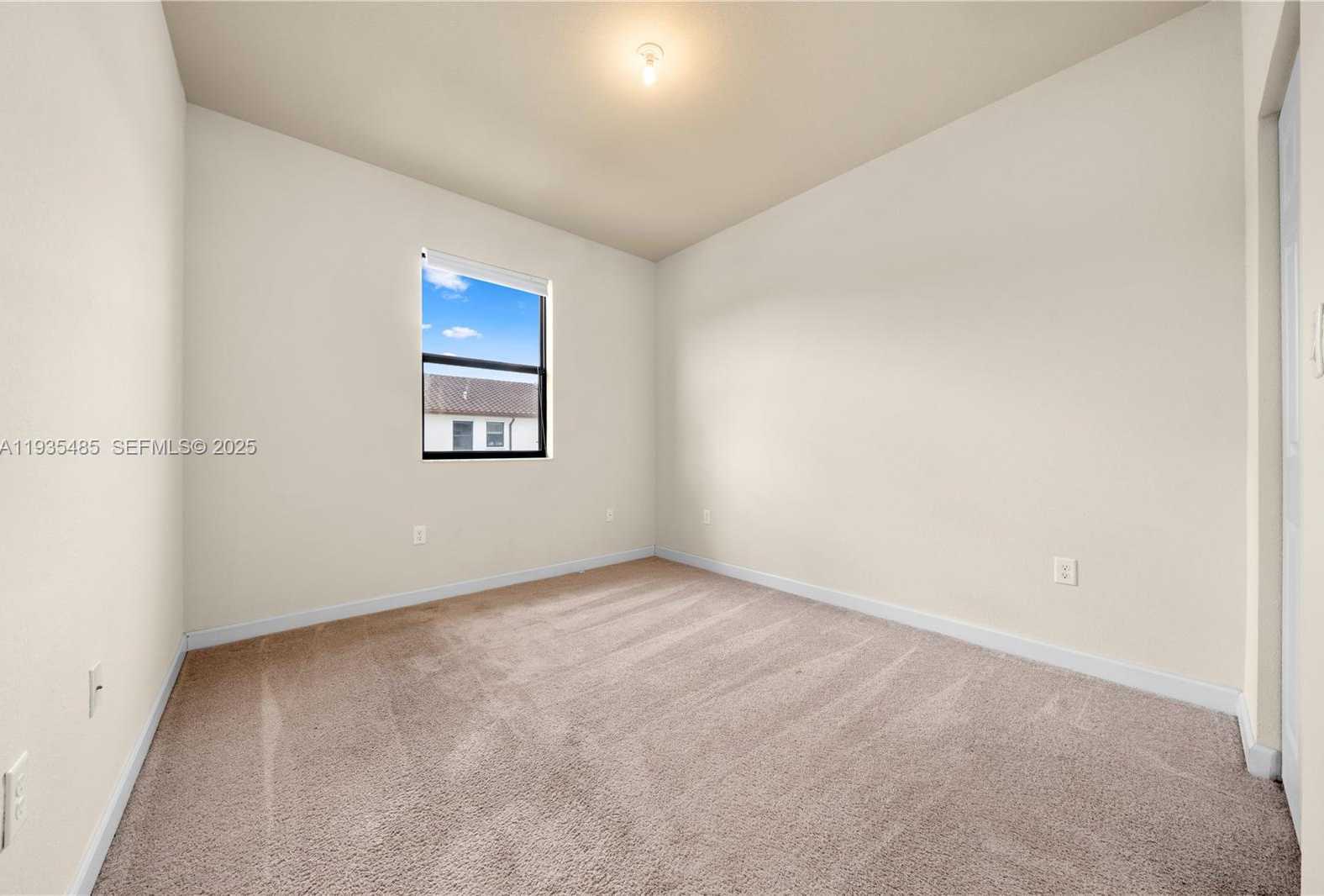 Small Image of 3366 WEST 90TH TER, Hialeah Number 15