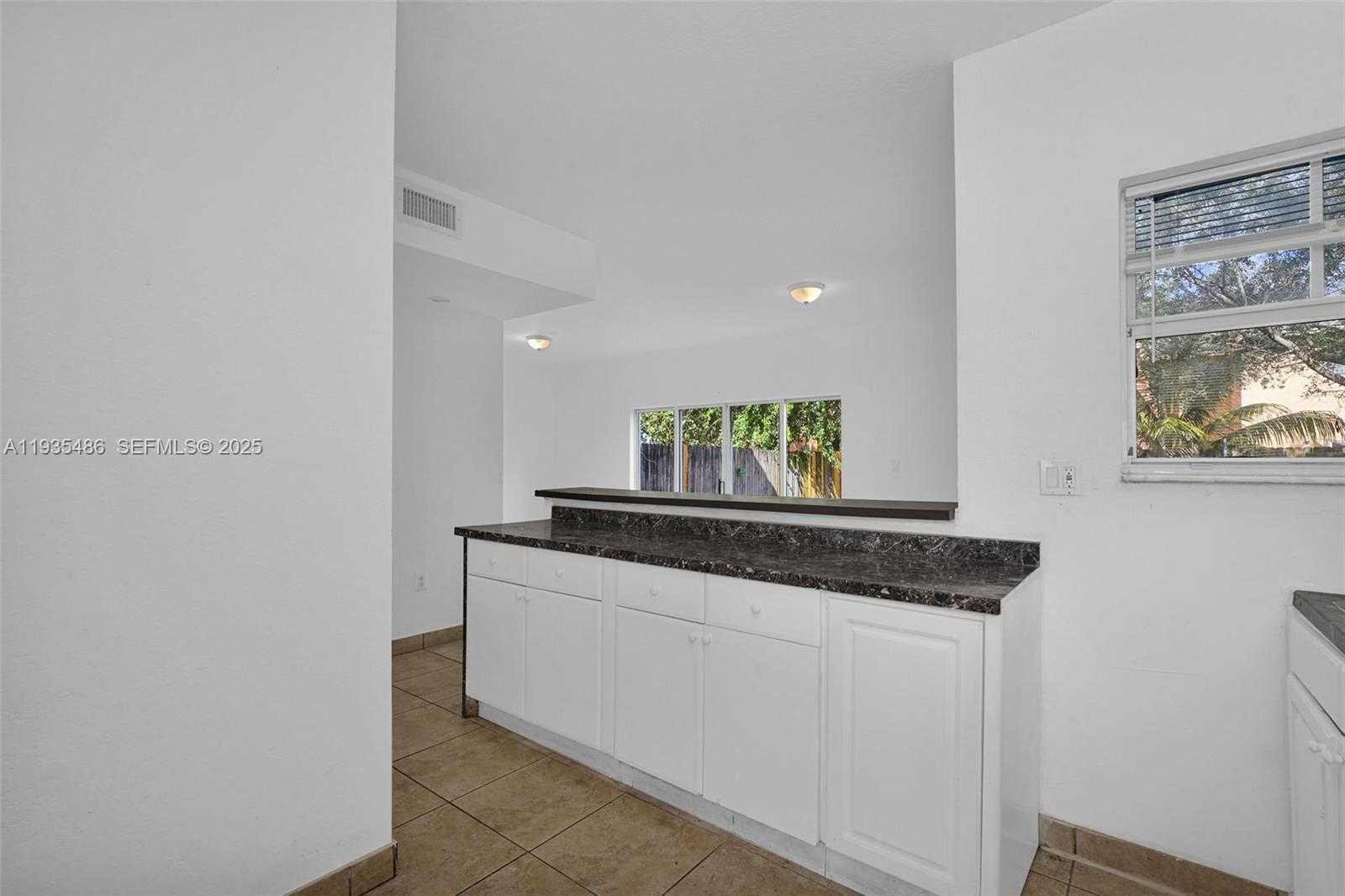 Small Image of 636 SOUTH WEST 7TH TER, Florida City Number 17