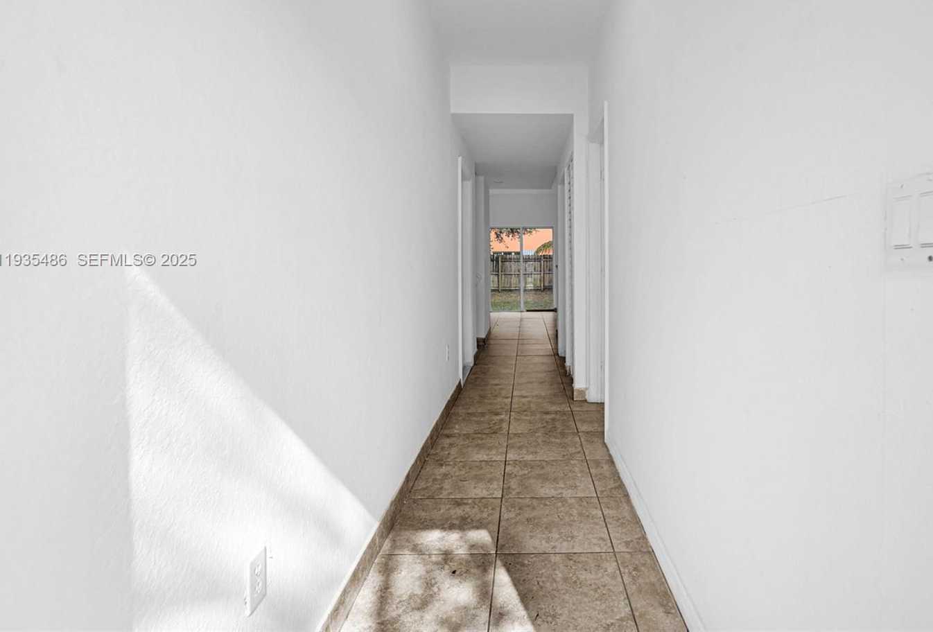 Small Image of 636 SOUTH WEST 7TH TER, Florida City Number 3