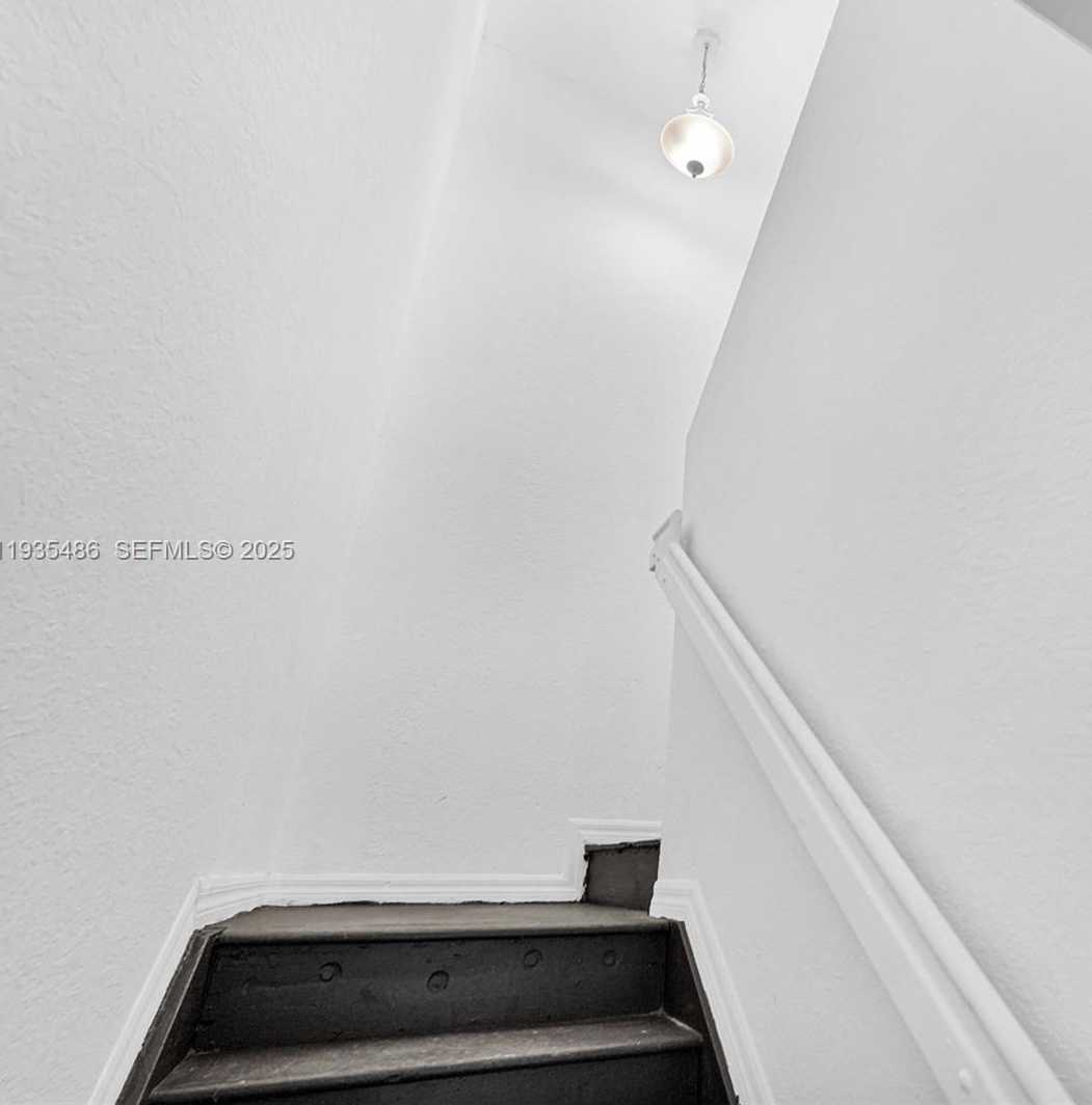 Small Image of 636 SOUTH WEST 7TH TER, Florida City Number 32