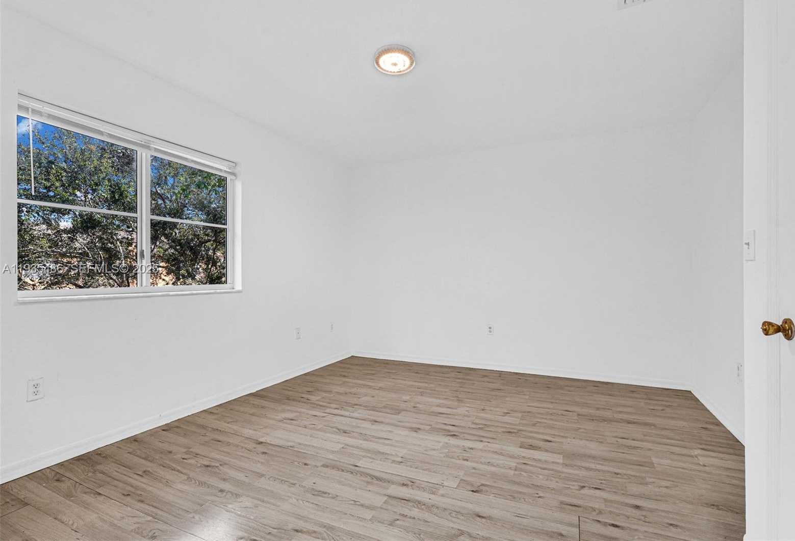 Small Image of 636 SOUTH WEST 7TH TER, Florida City Number 35