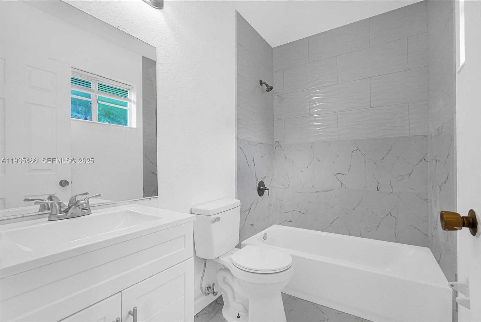 Small Image of 636 SOUTH WEST 7TH TER, Florida City Number 41