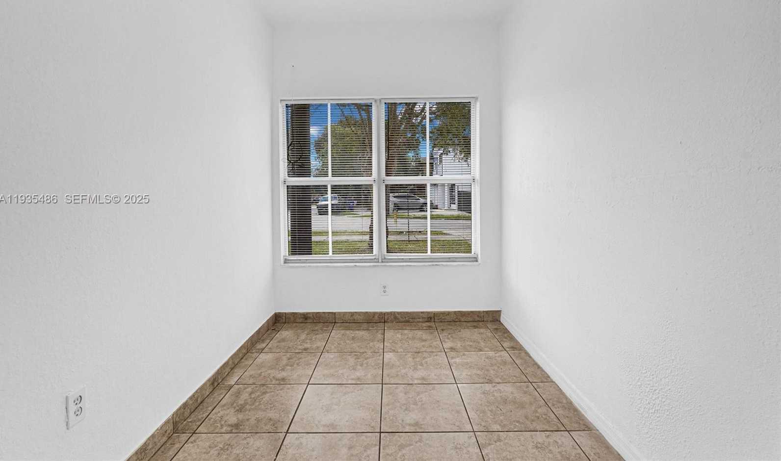 Small Image of 636 SOUTH WEST 7TH TER, Florida City Number 5