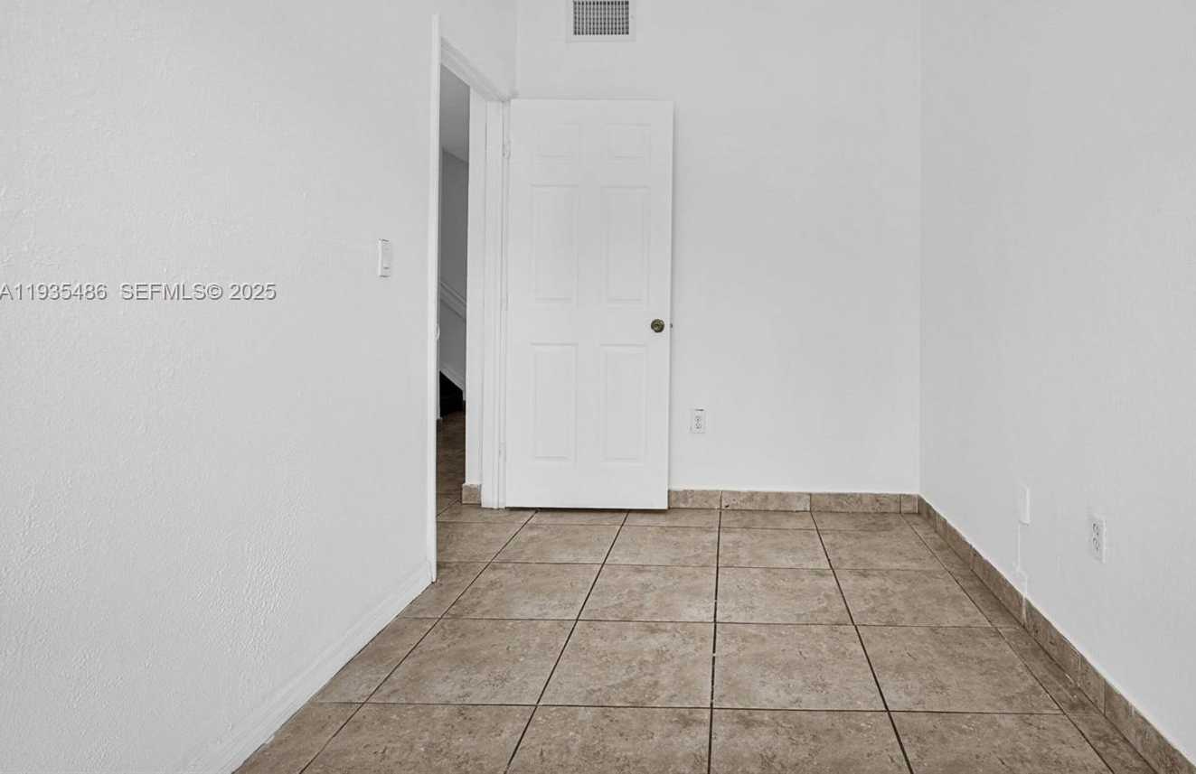 Small Image of 636 SOUTH WEST 7TH TER, Florida City Number 8