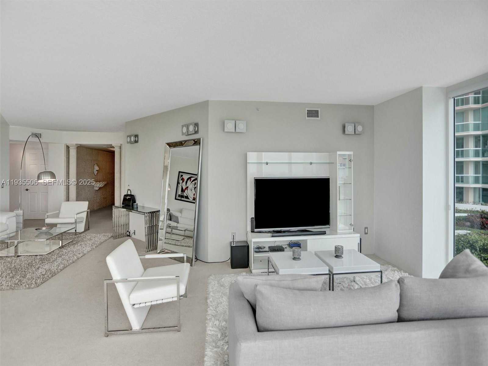 Small Image of 3370 HIDDEN BAY DR #508, Aventura Number 2