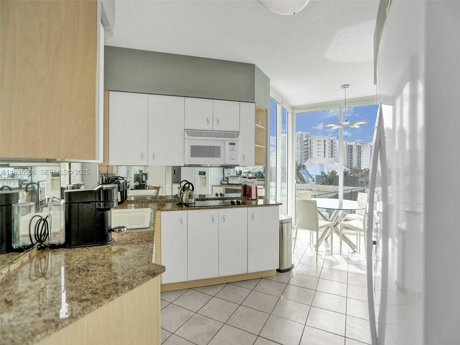 Small Image of 3370 HIDDEN BAY DR #508, Aventura Number 5