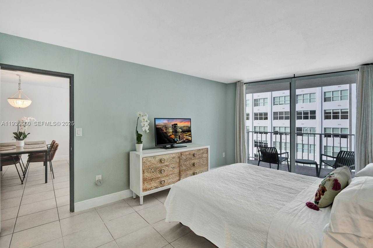 Small Image of 1228 WEST AVE #803, Miami Beach Number 22