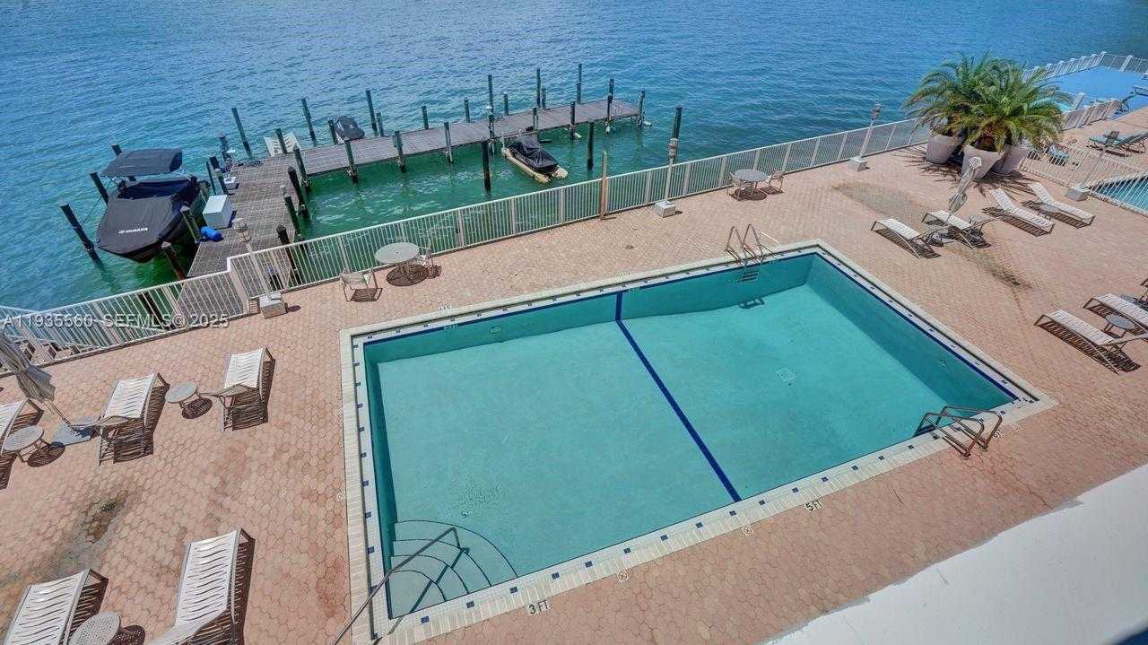 Small Image of 1228 WEST AVE #803, Miami Beach Number 44