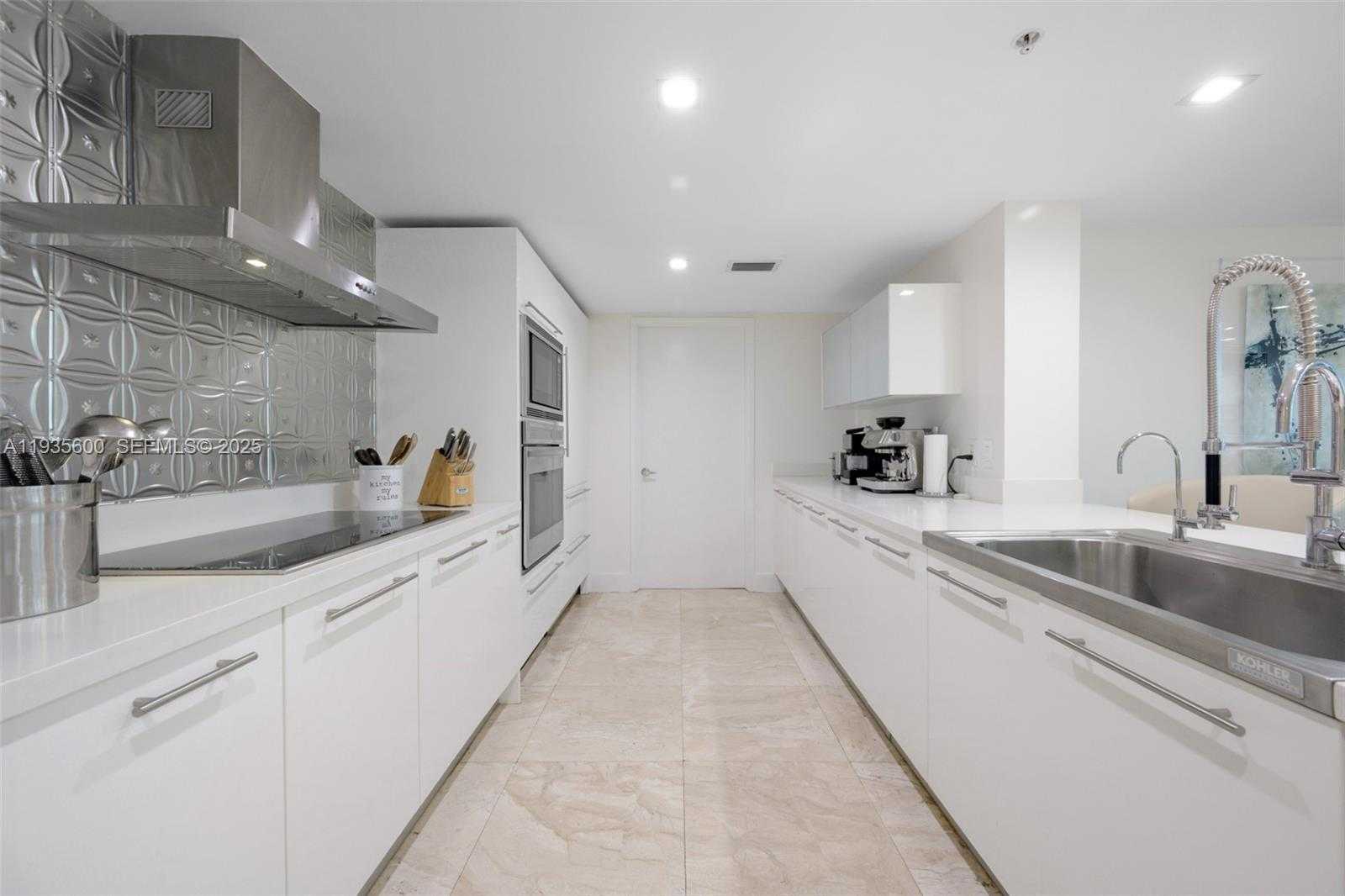 Small Image of 200 SUNNY ISLES BLVD #TH-205, Sunny Isles Beach Number 8