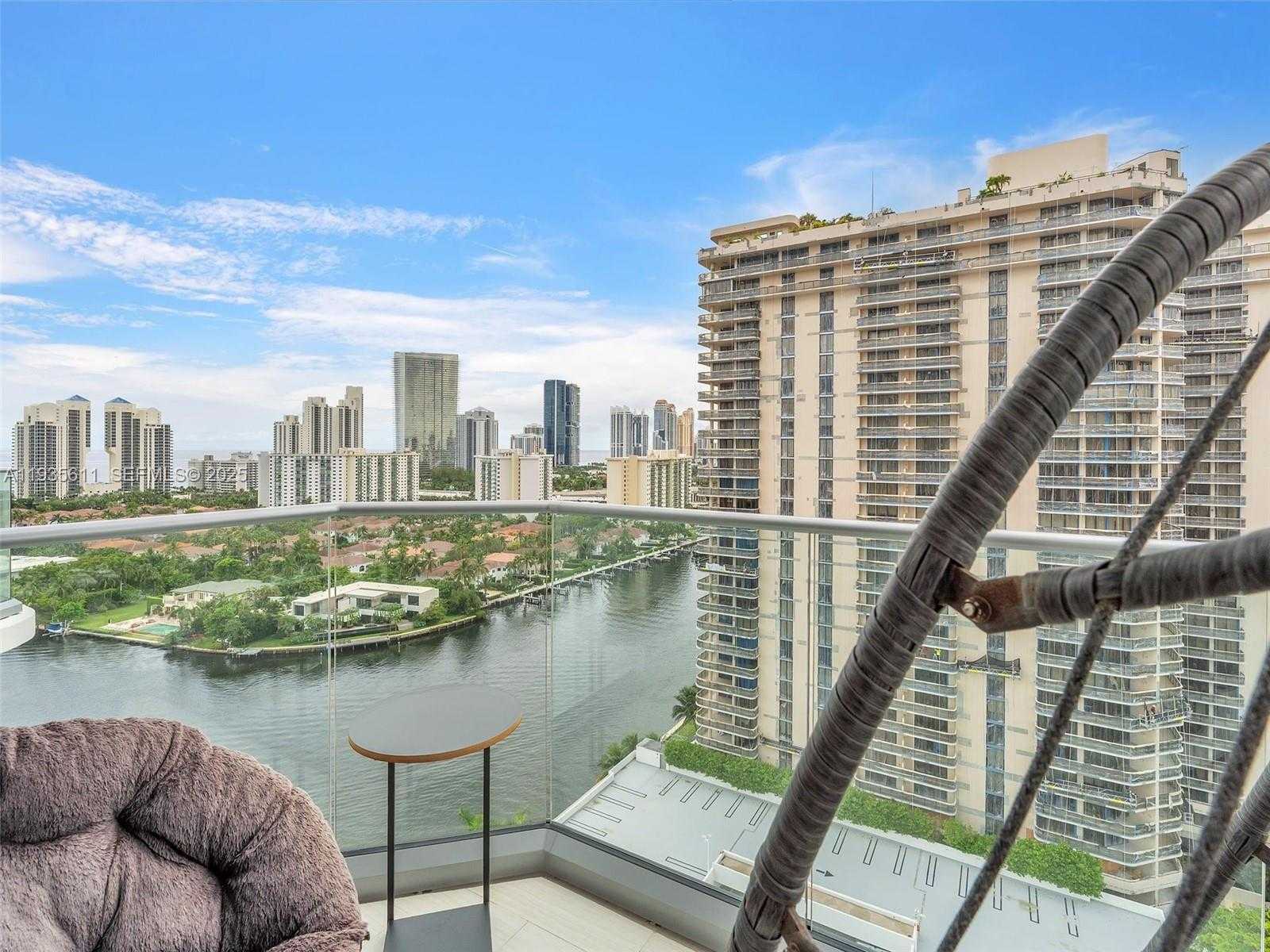 Small Image of 19707 TURNBERRY WAY #21D, Aventura Number 11