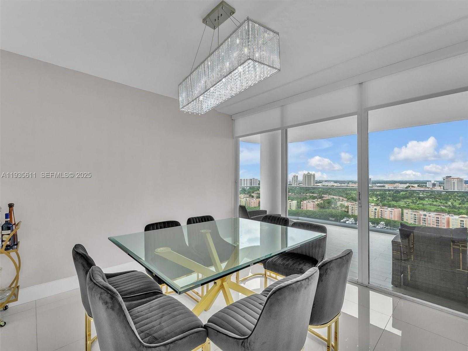 Small Image of 19707 TURNBERRY WAY #21D, Aventura Number 3