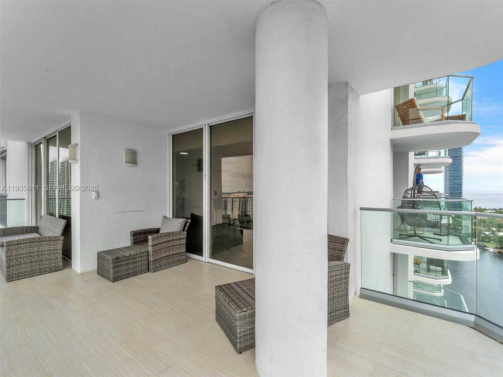 Small Image of 19707 TURNBERRY WAY #21D, Aventura Number 8