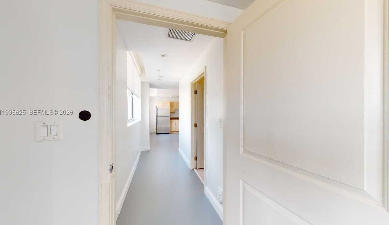 Small Image of 111 EAST FLAGLER ST #810, Miami Number 15