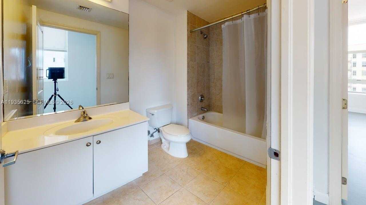 Small Image of 111 EAST FLAGLER ST #810, Miami Number 8