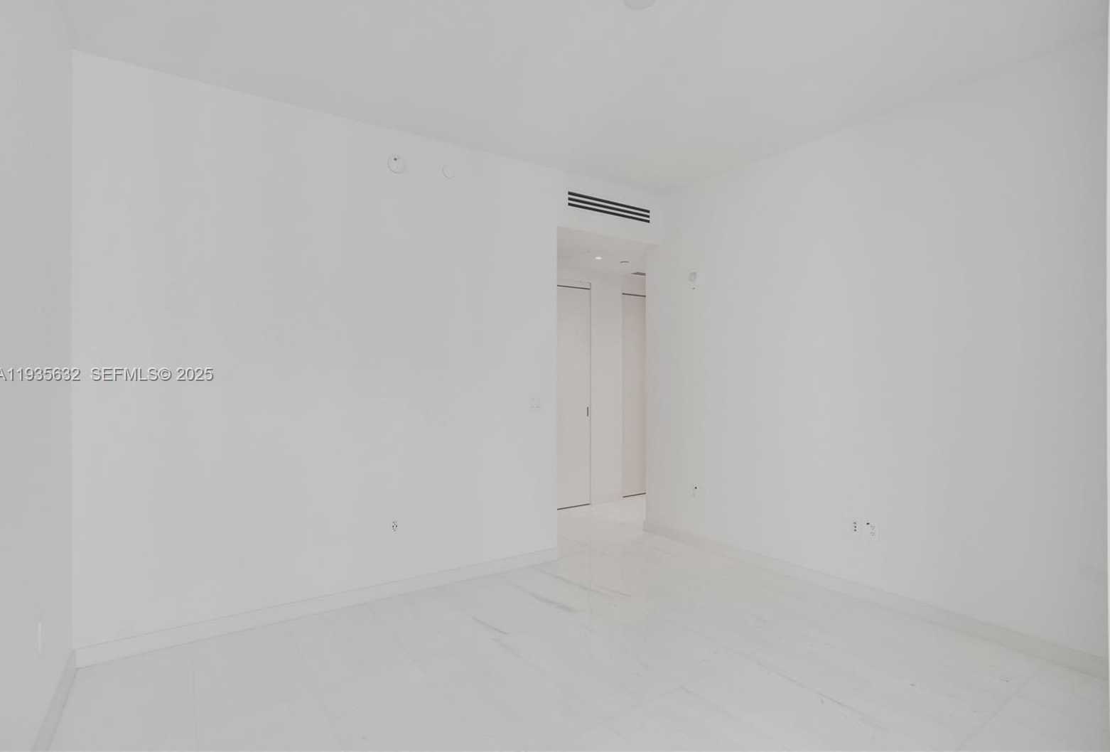Small Image of 300 BISCAYNE BOULEVARD WAY #3704C, Miami Number 18