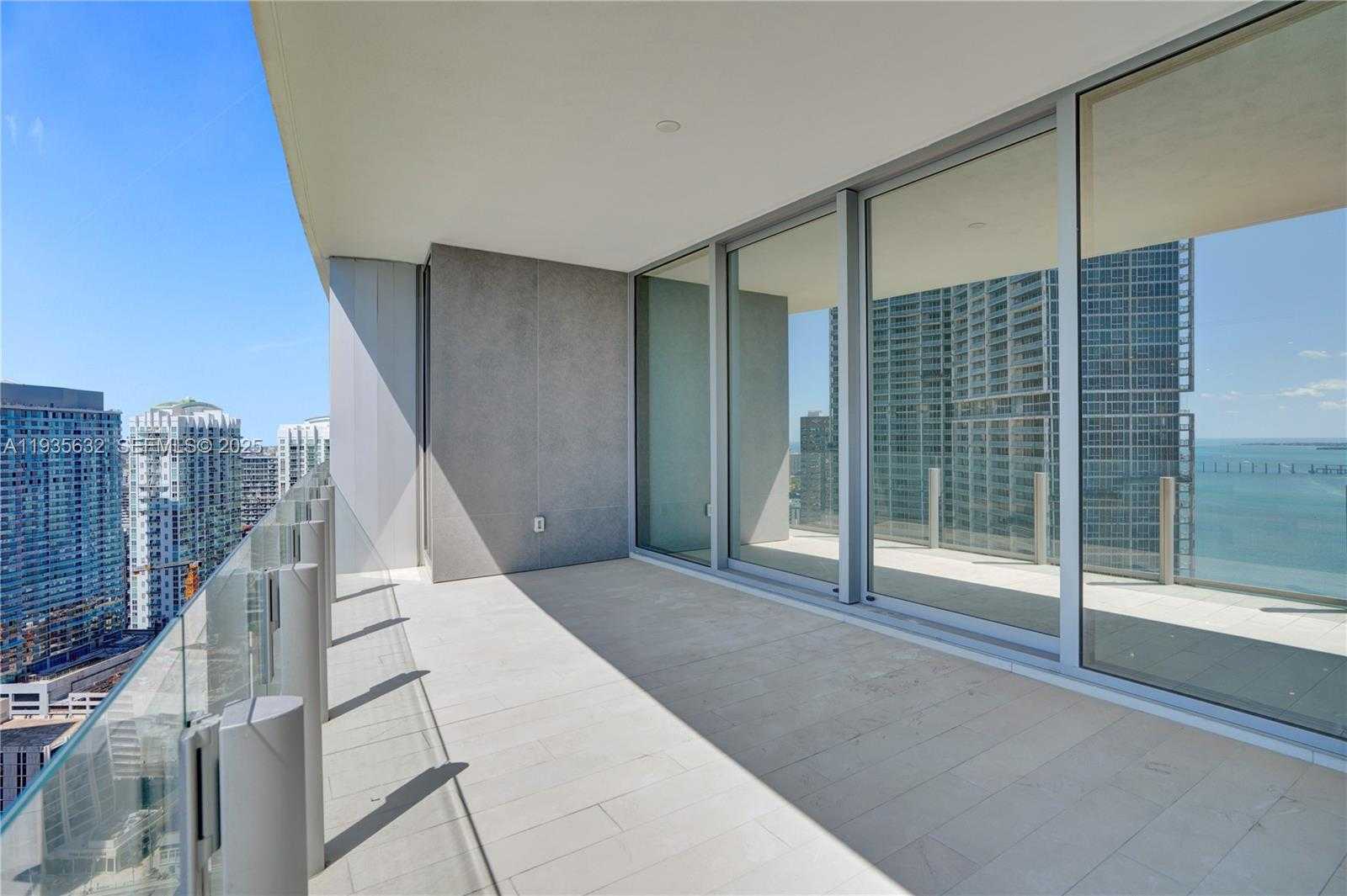 Small Image of 300 BISCAYNE BOULEVARD WAY #3704C, Miami Number 42