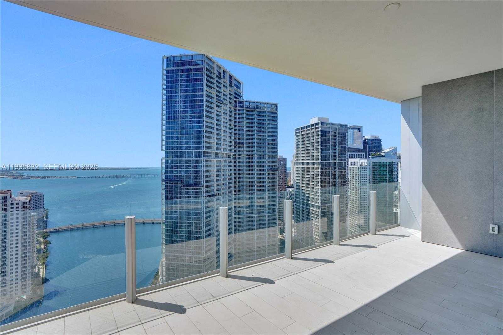 Small Image of 300 BISCAYNE BOULEVARD WAY #3704C, Miami Number 43
