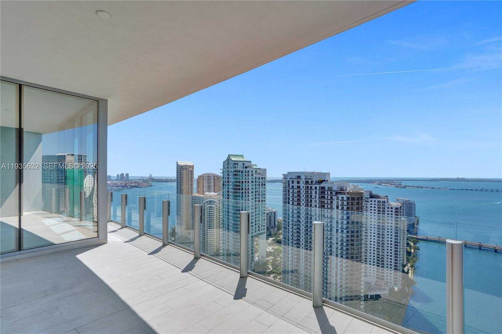 Small Image of 300 BISCAYNE BOULEVARD WAY #3704C, Miami Number 46