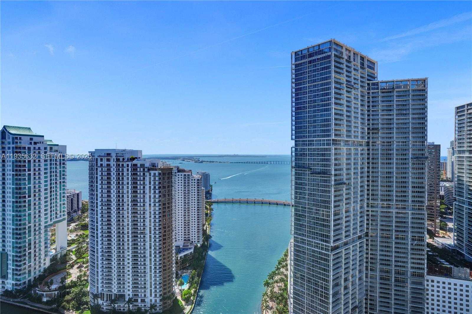 Small Image of 300 BISCAYNE BOULEVARD WAY #3704C, Miami Number 47