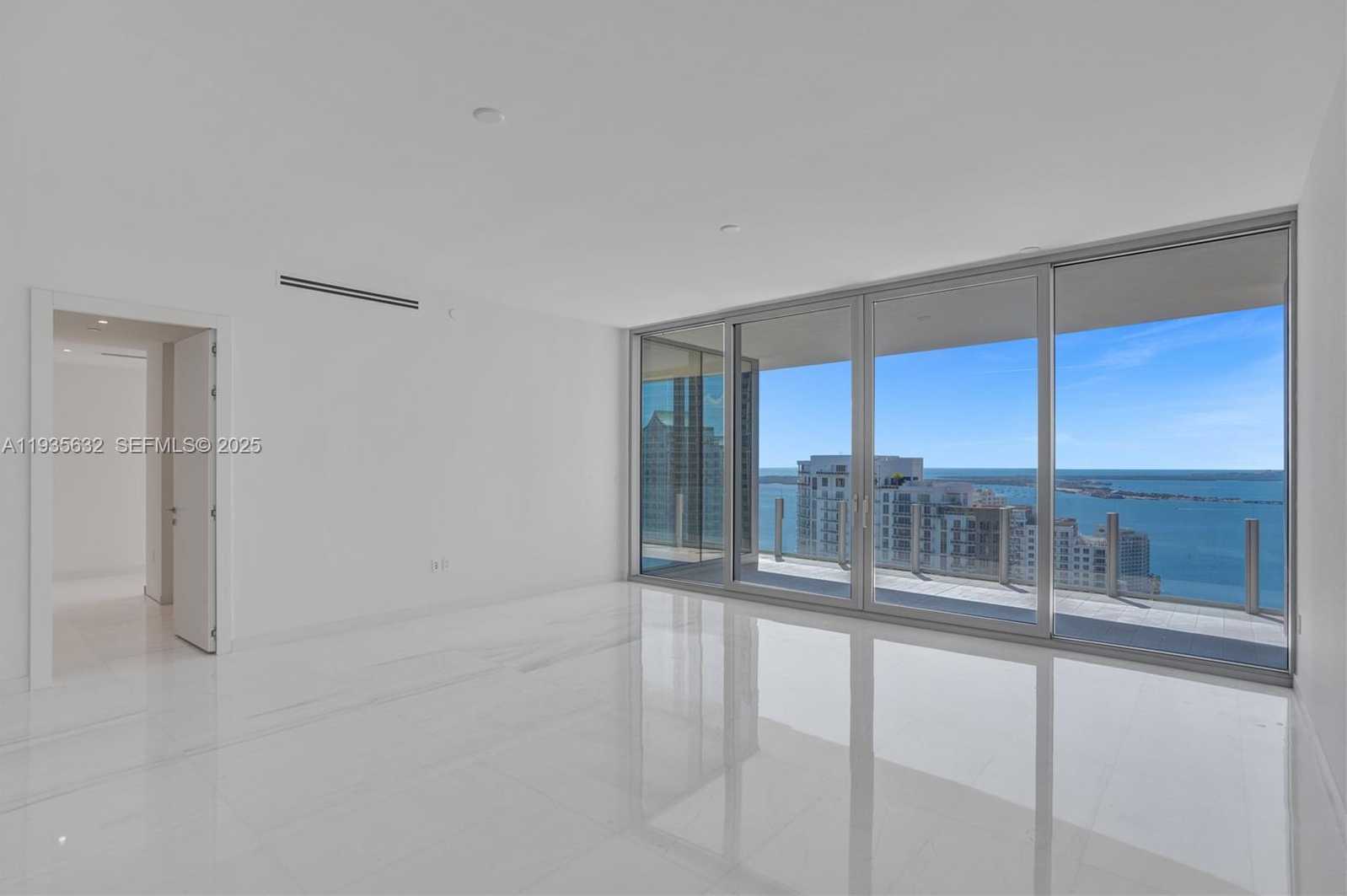 Small Image of 300 BISCAYNE BOULEVARD WAY #3704C, Miami Number 5