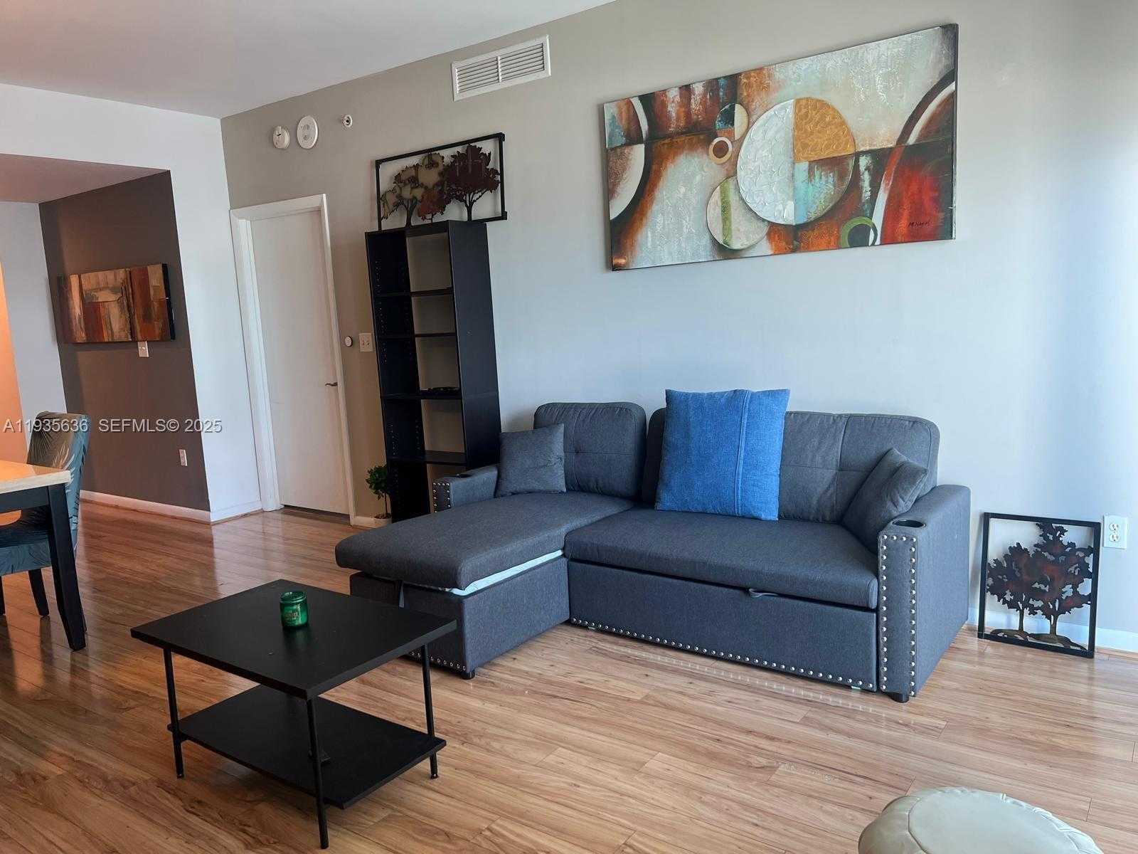 Small Image of 244 BISCAYNE BLVD #1904, Miami Number 11