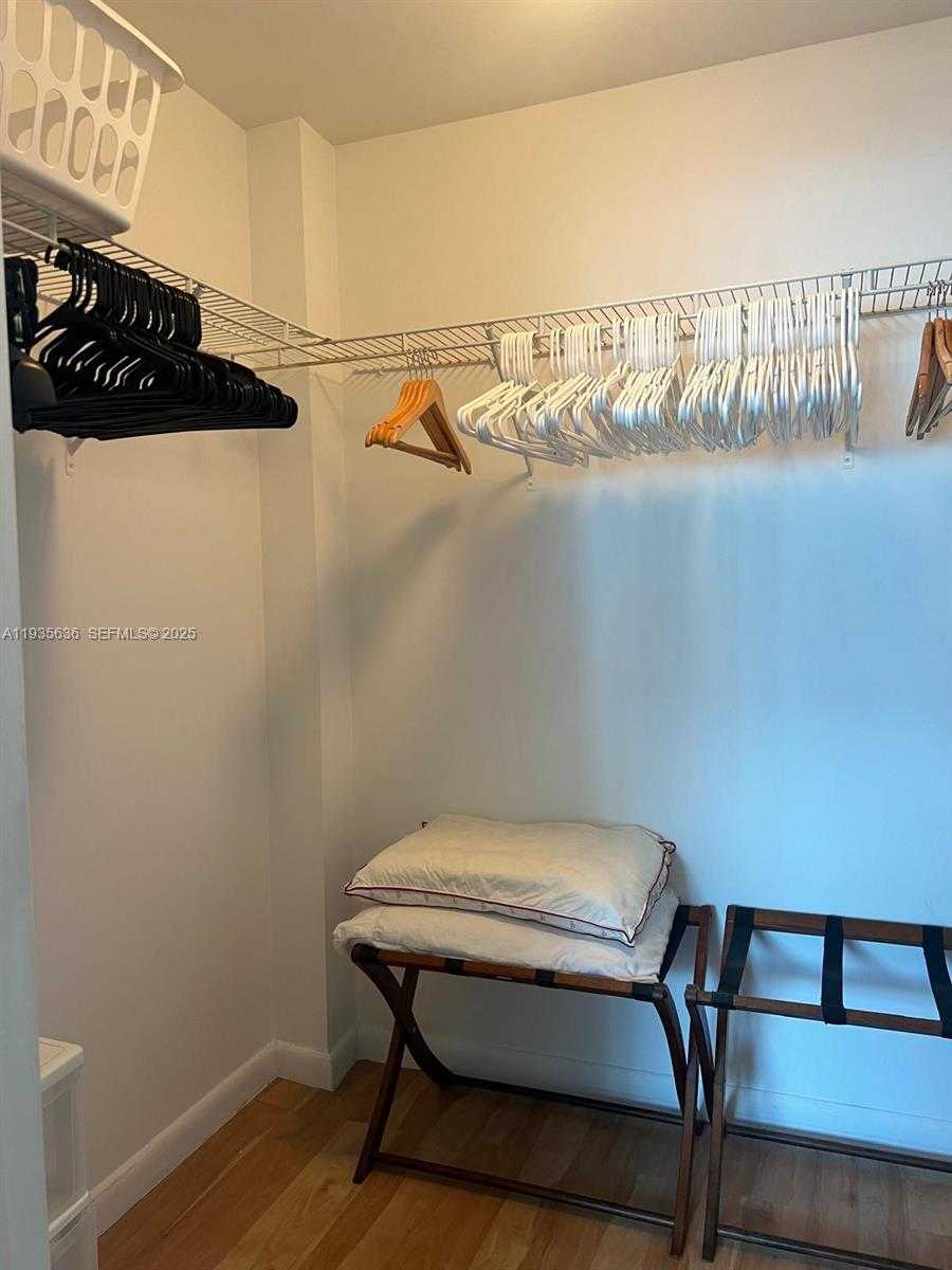 Small Image of 244 BISCAYNE BLVD #1904, Miami Number 18