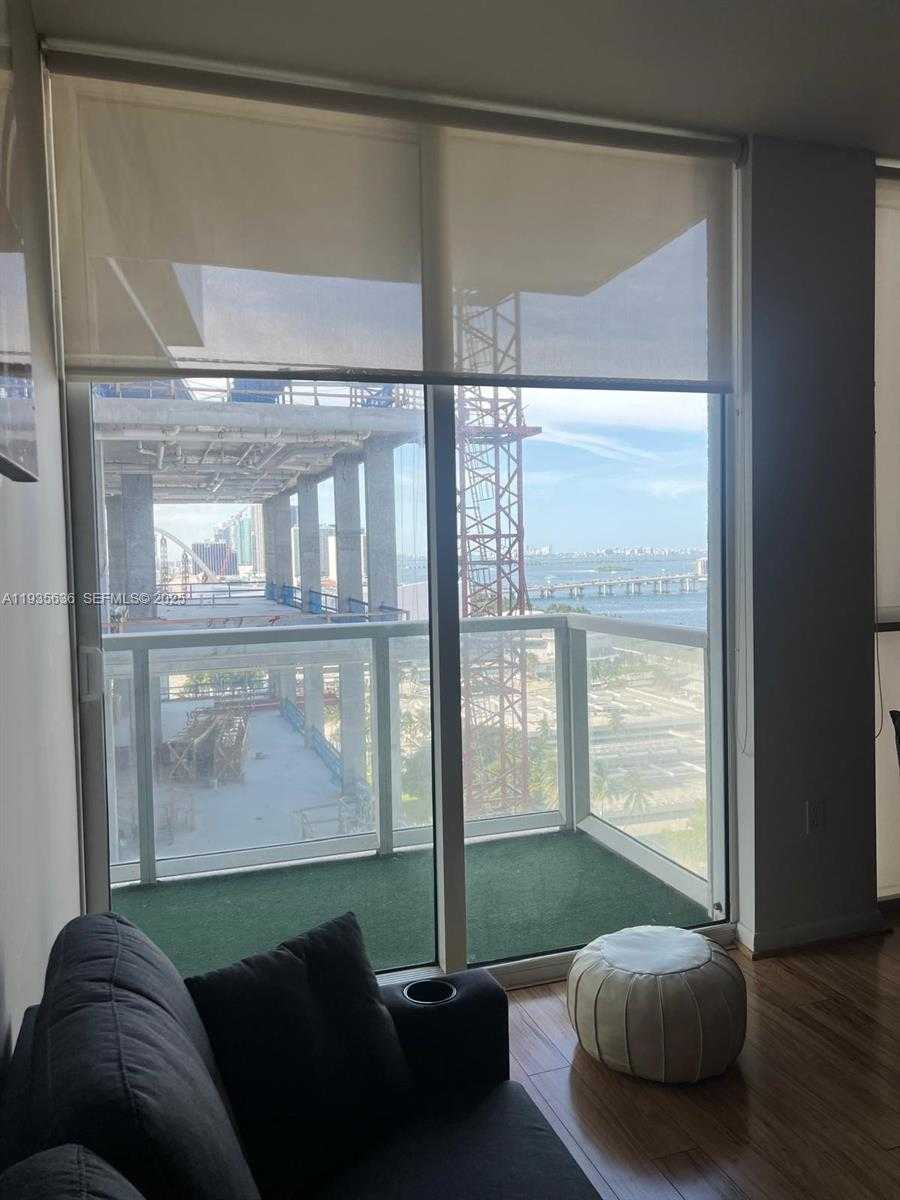 Small Image of 244 BISCAYNE BLVD #1904, Miami Number 21