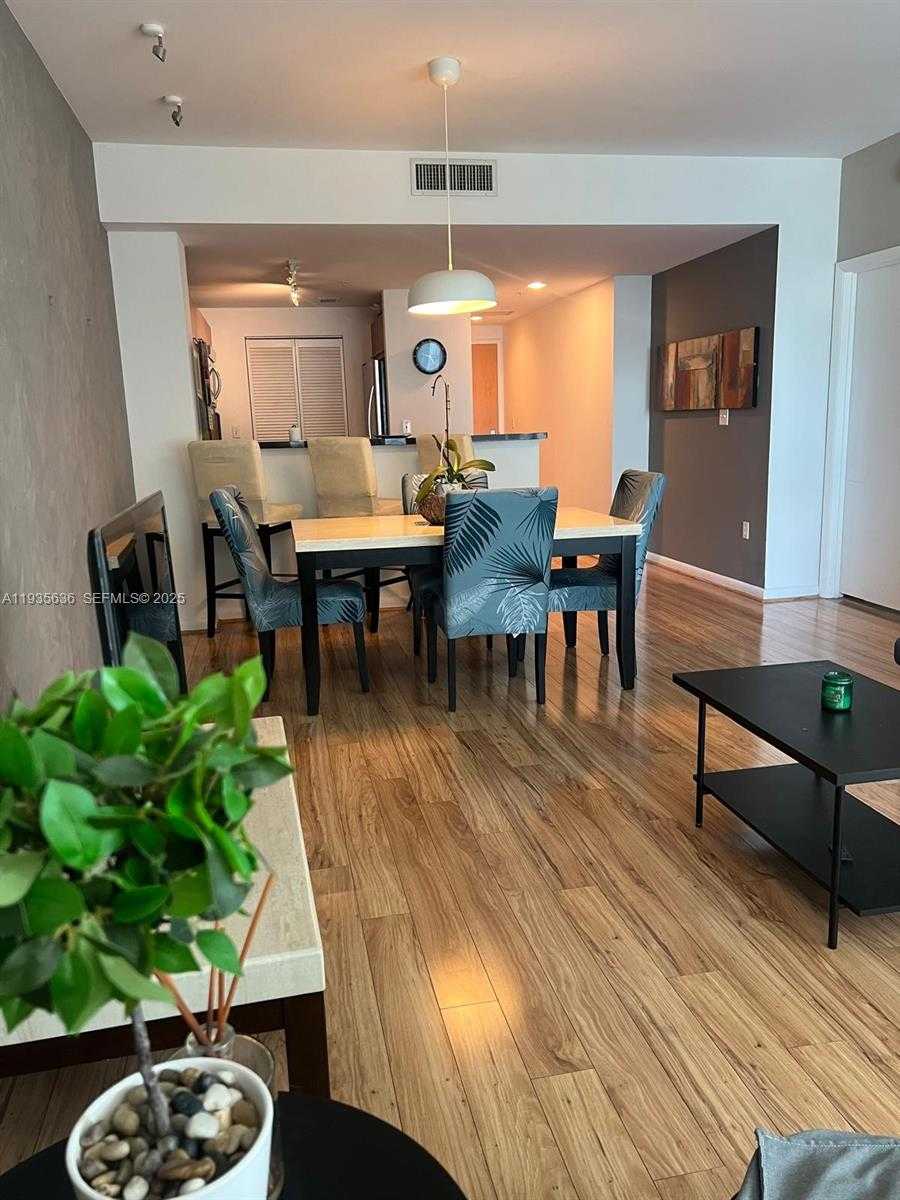 Small Image of 244 BISCAYNE BLVD #1904, Miami Number 36