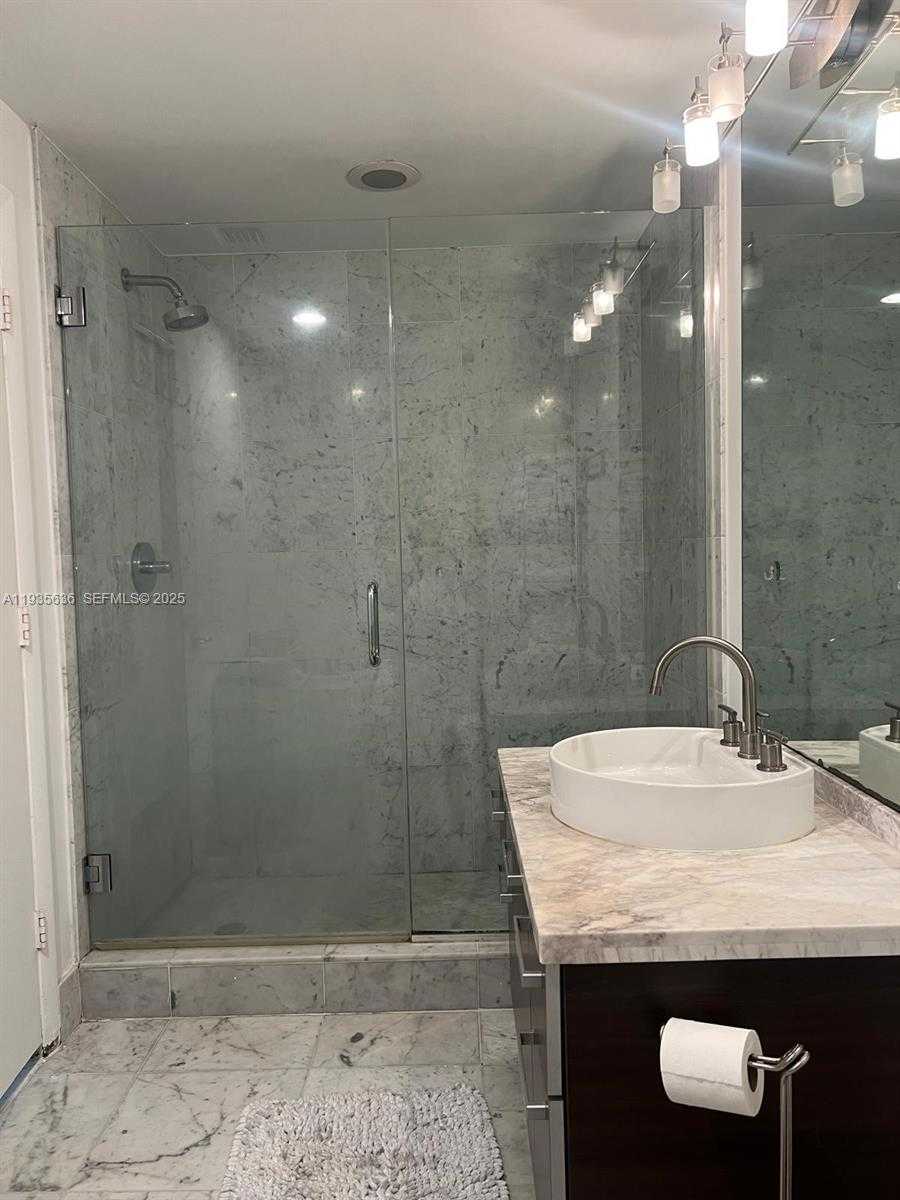 Small Image of 244 BISCAYNE BLVD #1904, Miami Number 42