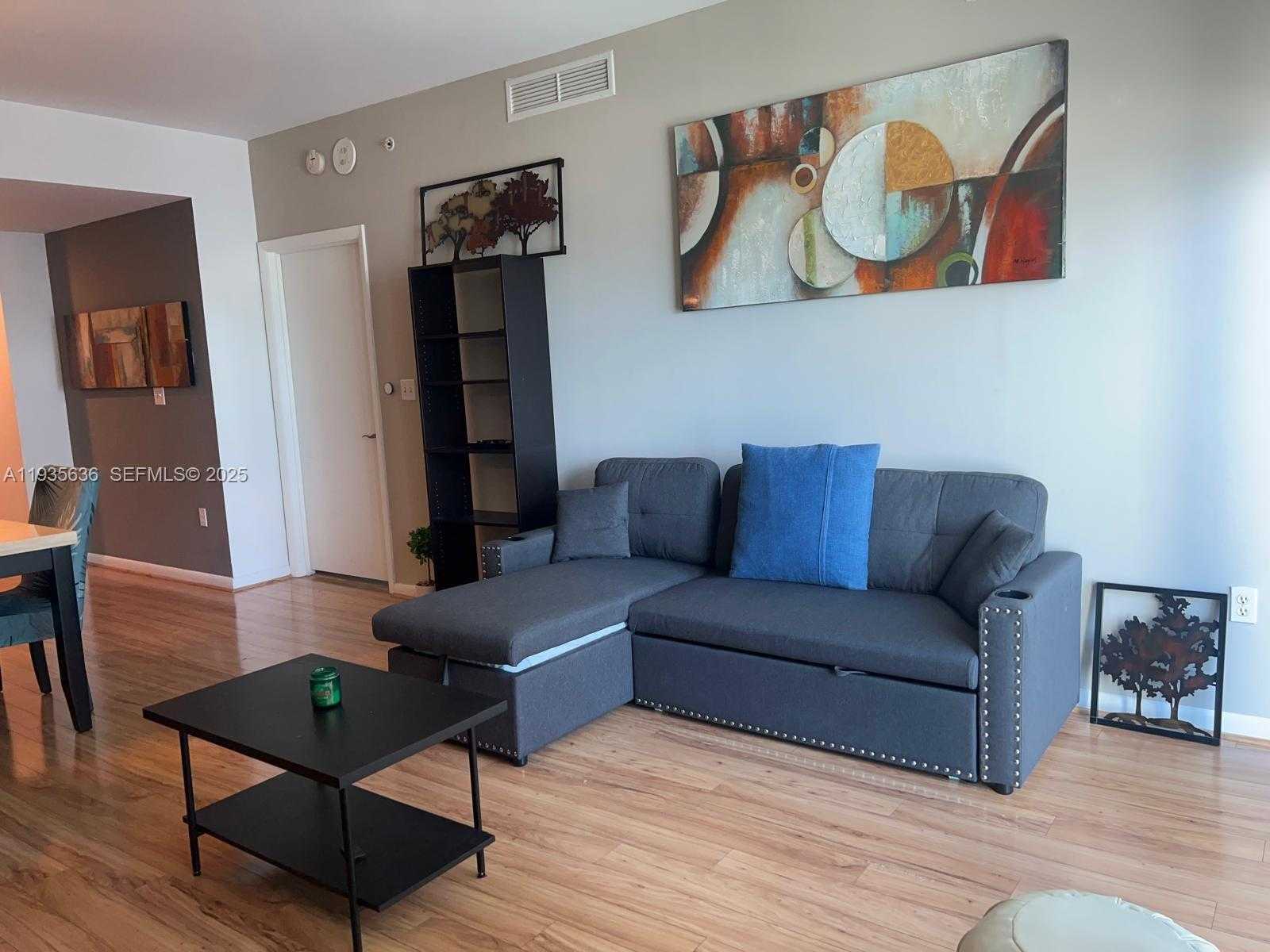 Small Image of 244 BISCAYNE BLVD #1904, Miami Number 9