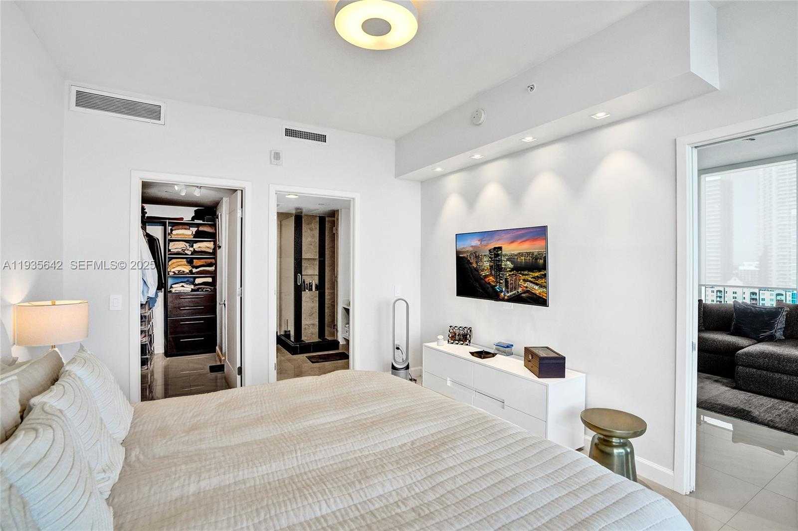 Small Image of 601 NORTH EAST 27TH ST #1507, Miami Number 21