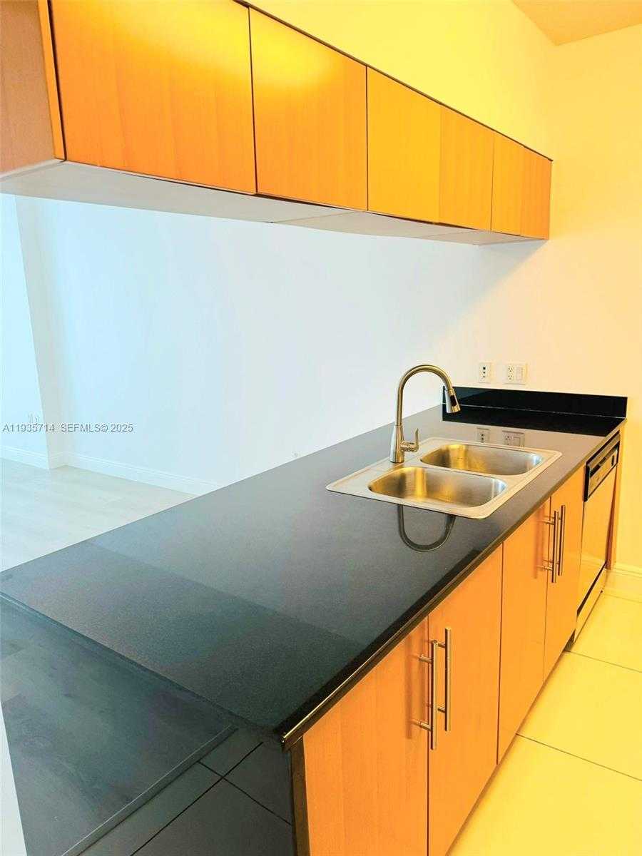 Small Image of 1750 NORTH BAYSHORE DR #1606, Miami Number 11