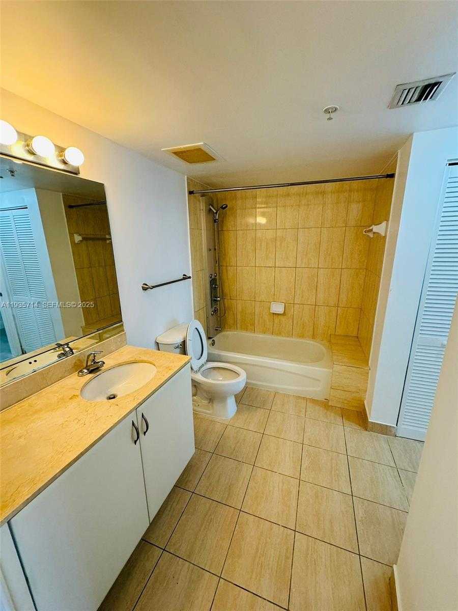 Small Image of 1750 NORTH BAYSHORE DR #1606, Miami Number 7