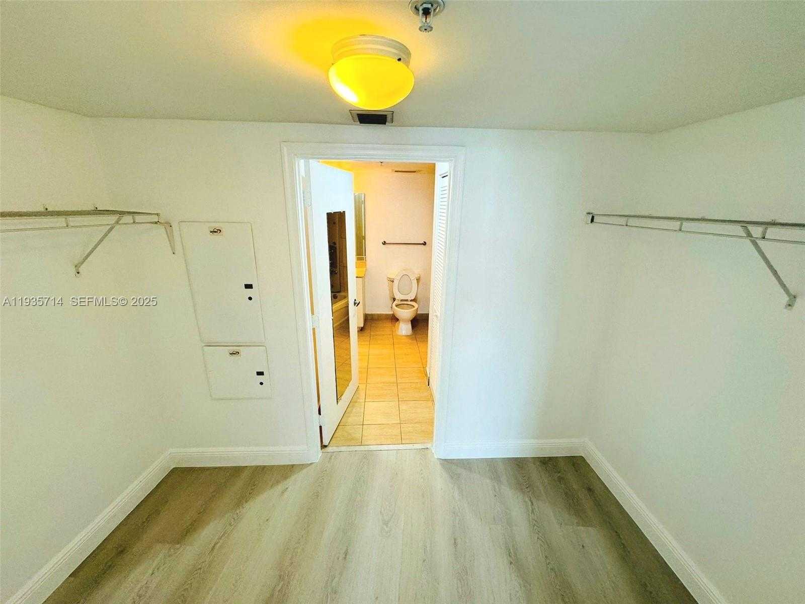 Small Image of 1750 NORTH BAYSHORE DR #1606, Miami Number 9