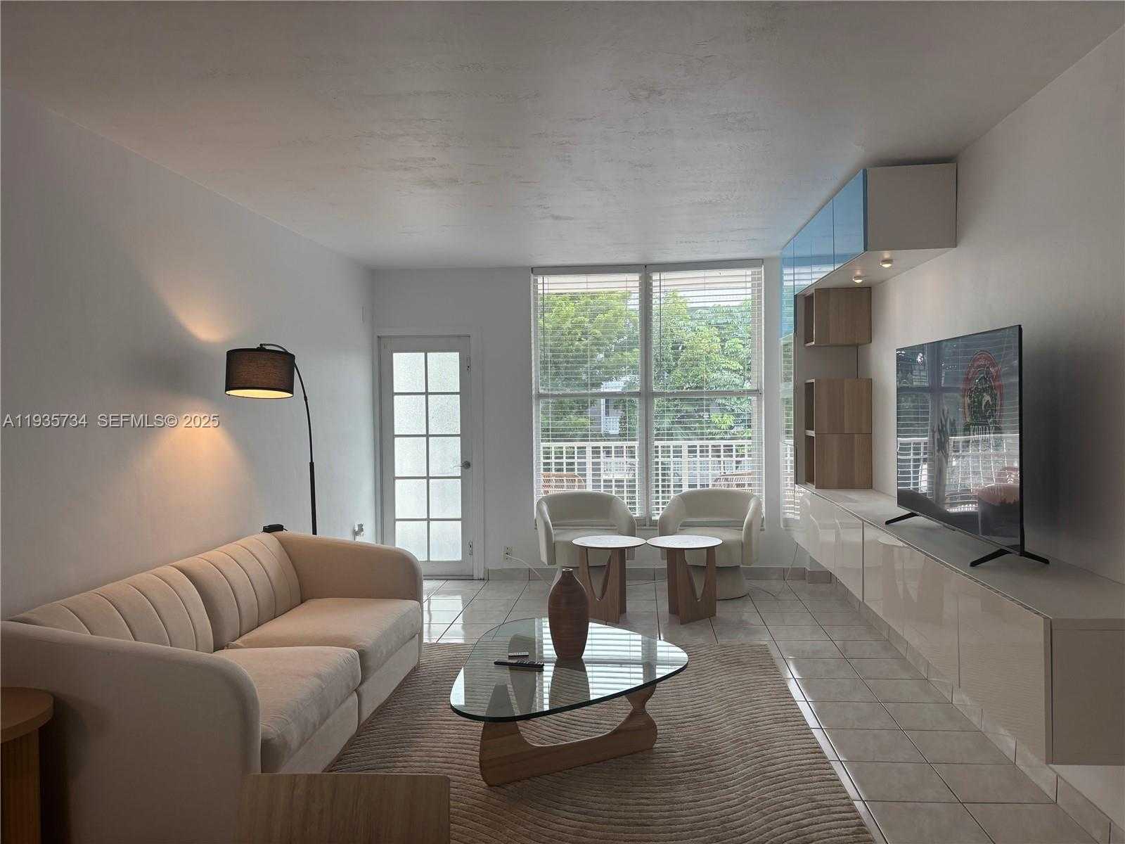 Small Image of 1300 LINCOLN RD #B302, Miami Beach Number 1