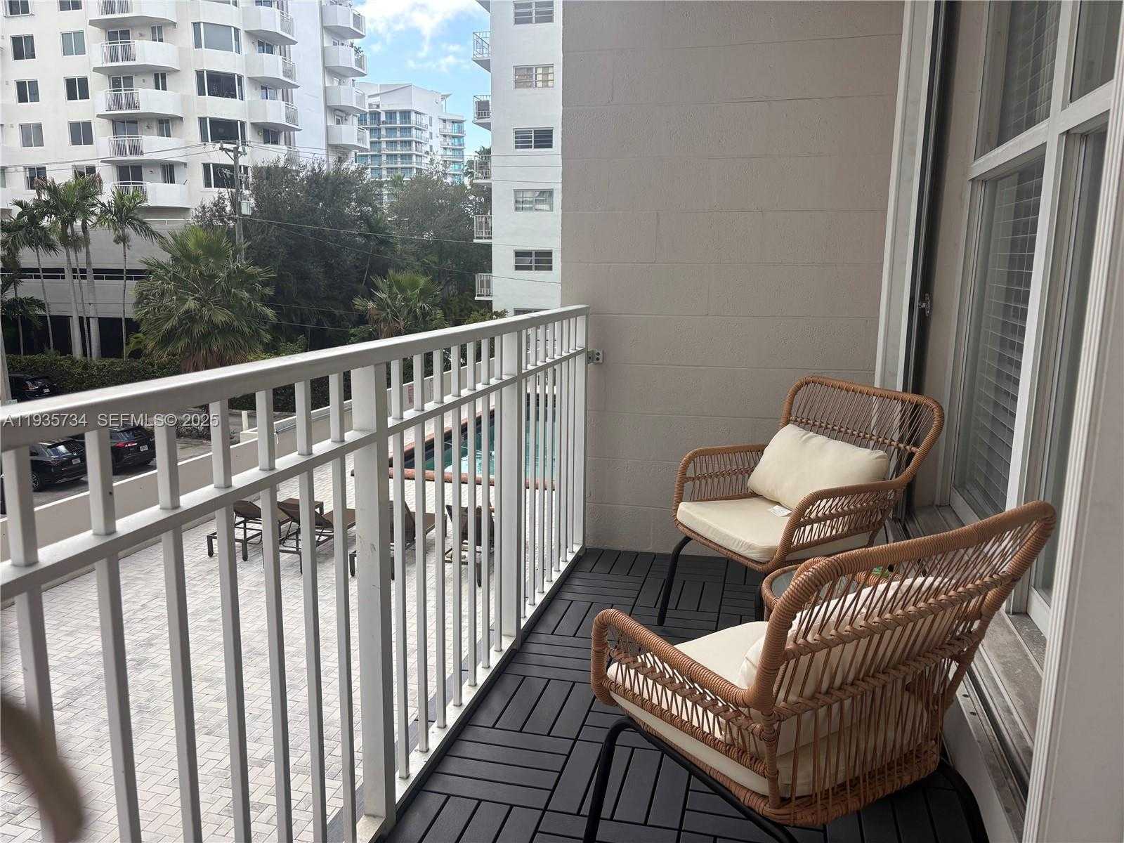 Small Image of 1300 LINCOLN RD #B302, Miami Beach Number 14
