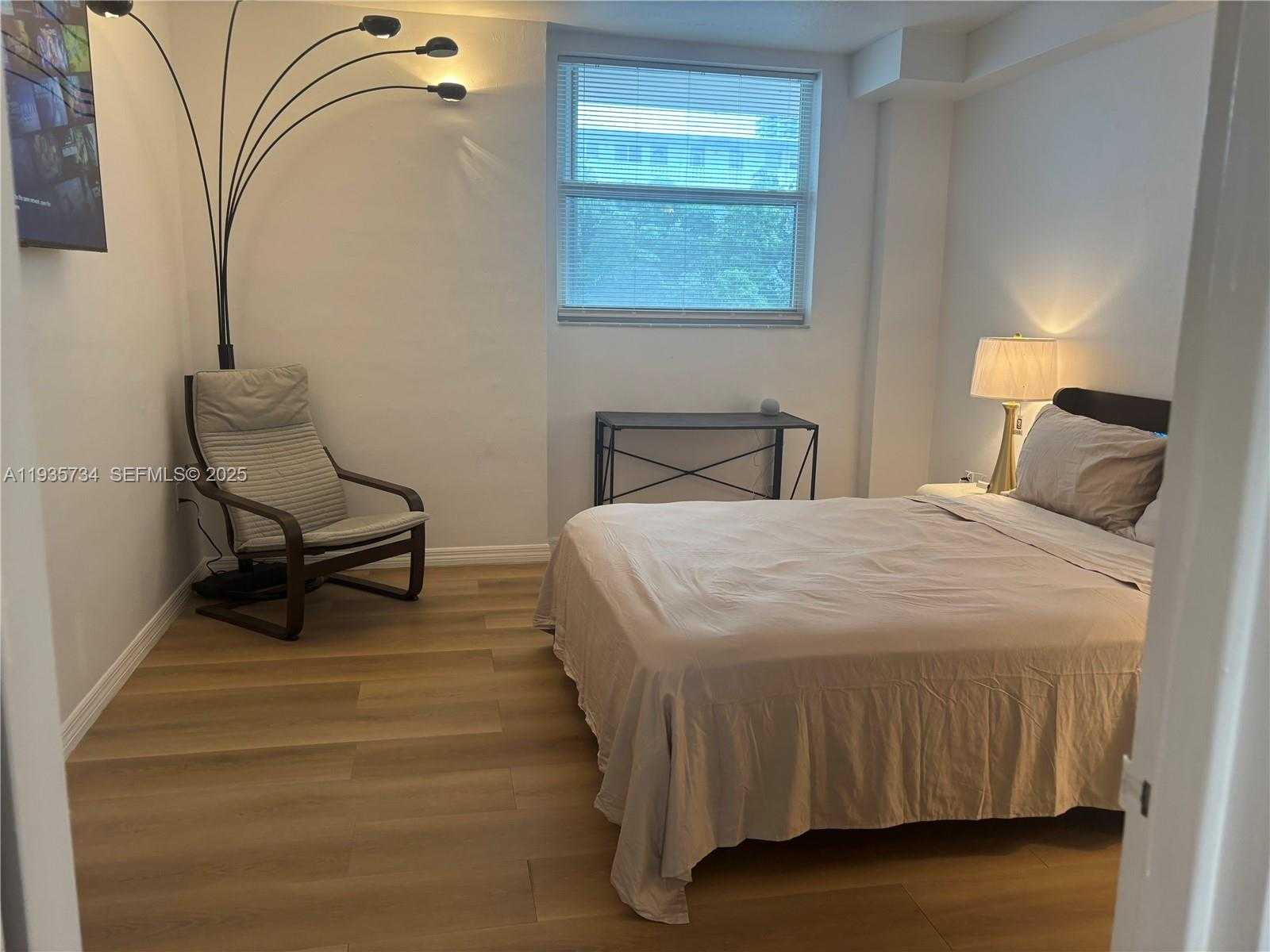 Small Image of 1300 LINCOLN RD #B302, Miami Beach Number 6