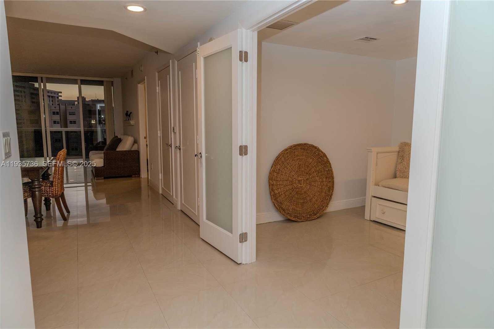 Small Image of 1800 SOUTH OCEAN DR #908, Hallandale Beach Number 11