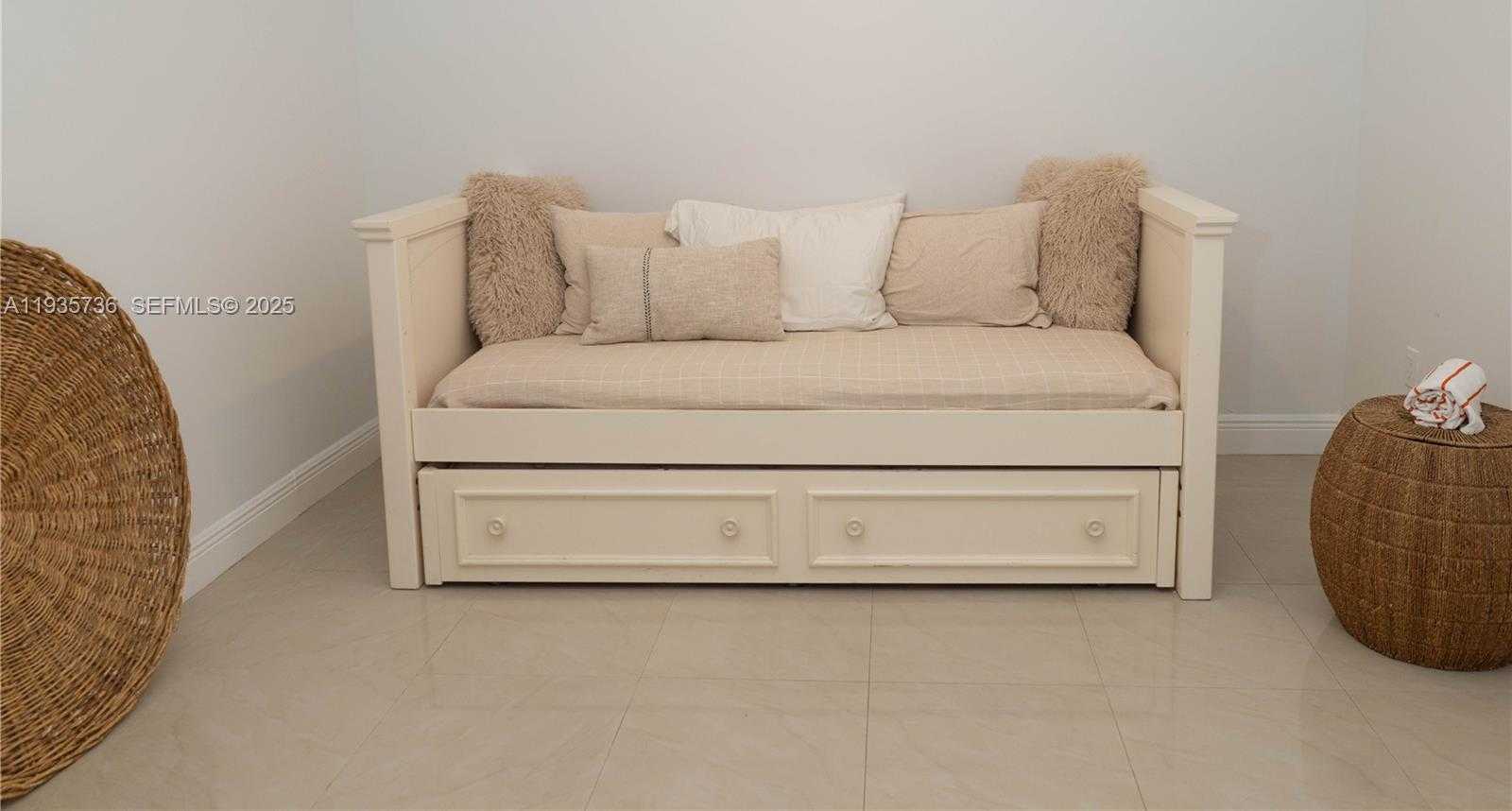 Small Image of 1800 SOUTH OCEAN DR #908, Hallandale Beach Number 12