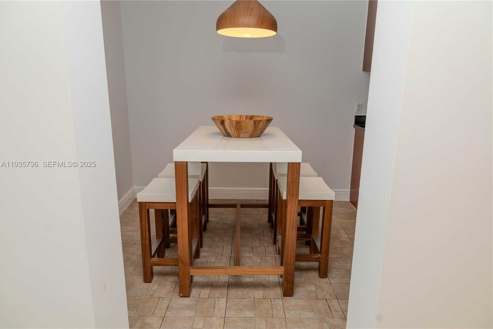 Small Image of 1800 SOUTH OCEAN DR #908, Hallandale Beach Number 16