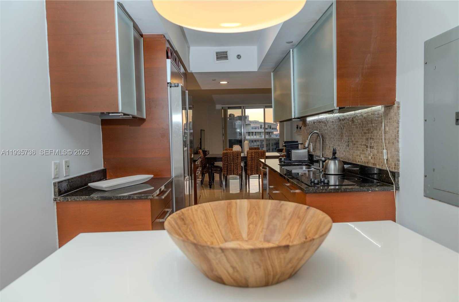 Small Image of 1800 SOUTH OCEAN DR #908, Hallandale Beach Number 19