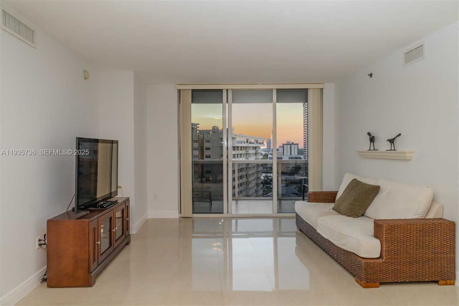 Small Image of 1800 SOUTH OCEAN DR #908, Hallandale Beach Number 33