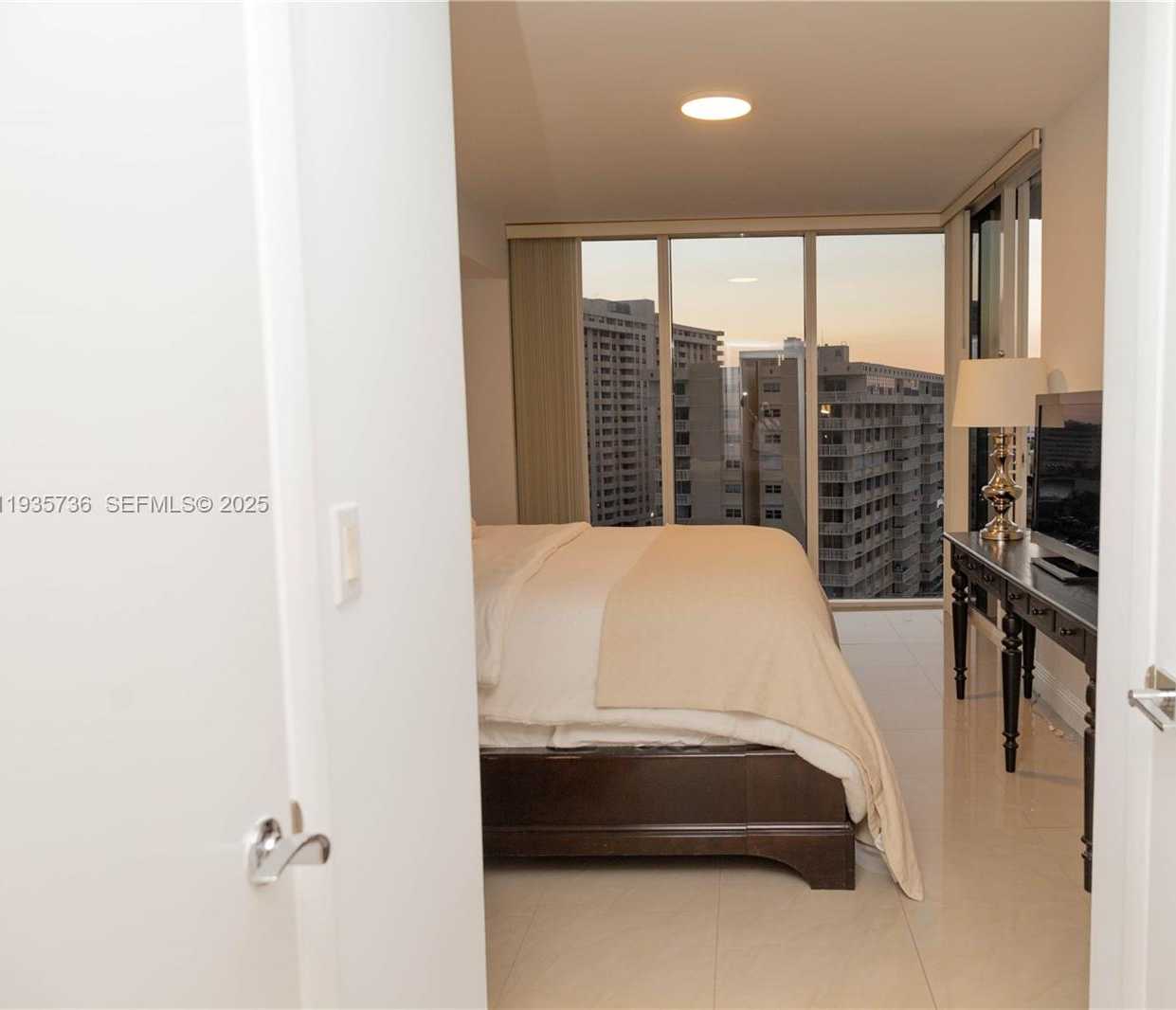 Small Image of 1800 SOUTH OCEAN DR #908, Hallandale Beach Number 53