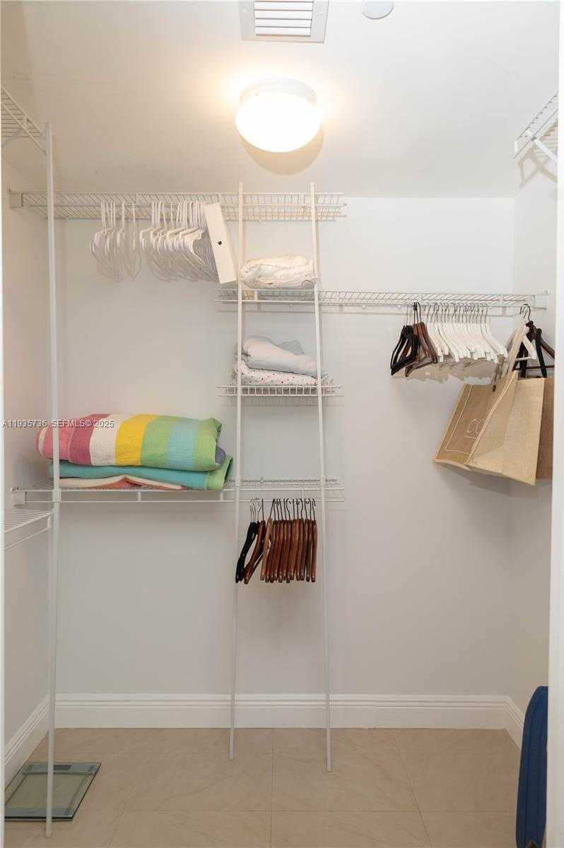 Small Image of 1800 SOUTH OCEAN DR #908, Hallandale Beach Number 61